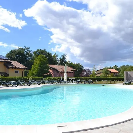 Casa de Férias Golf With Shared Pool - Happy *