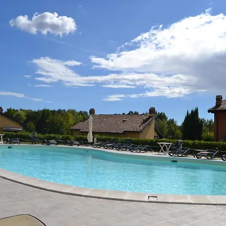 Golf With Shared Pool - Happy